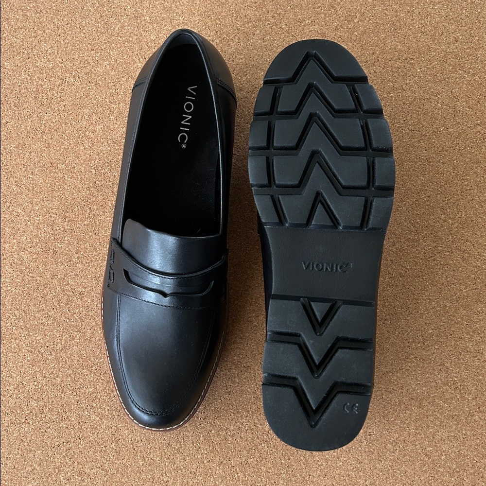 Vionic Cheryl II Black Nappa Leather Loafers – 12W – New - Picture 3 of 5